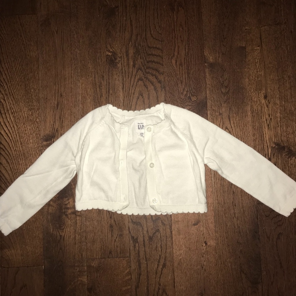 Baby Gap White scallop hemmed cardigan